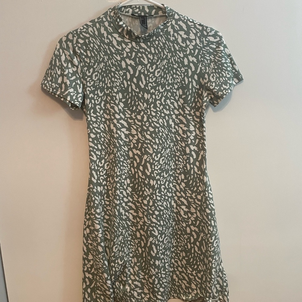 Forever 21 Black and Gray Sheath Mini Dress